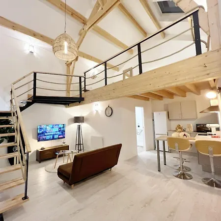 Maison d'hôtes Magnifique Grange Renovee Au Coeur De La Champagne 3*