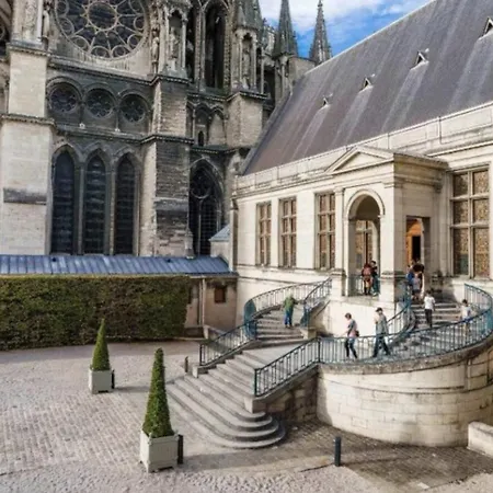 Maison d'hôtes Magnifique Grange Renovee Au Coeur De La Champagne 3*
